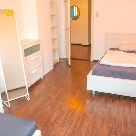Séjour chez l'habitant Grosses Mitten In Der Stadt *